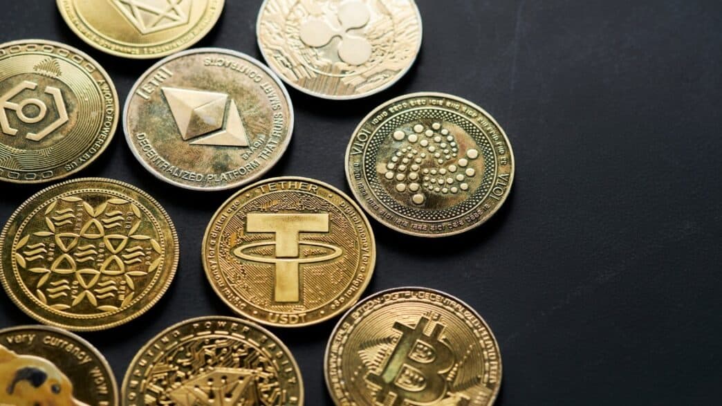 Imagen de varias criptomonedas :: Shutterstock
