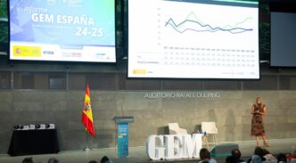Fotografía durante la presentación del informe GEM