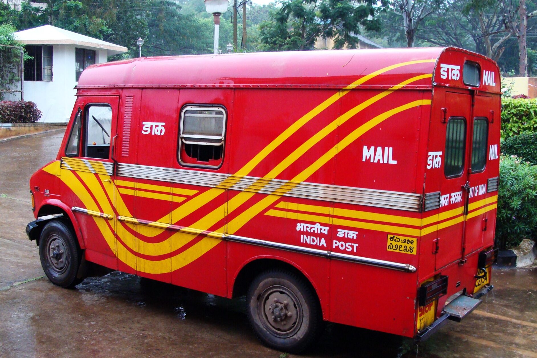 Camión de reparto de correos