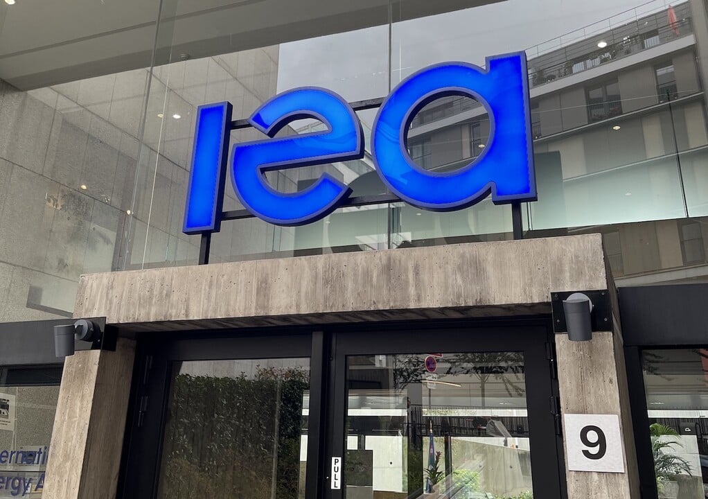 La Agencia Internacional de la Energía (AIE)