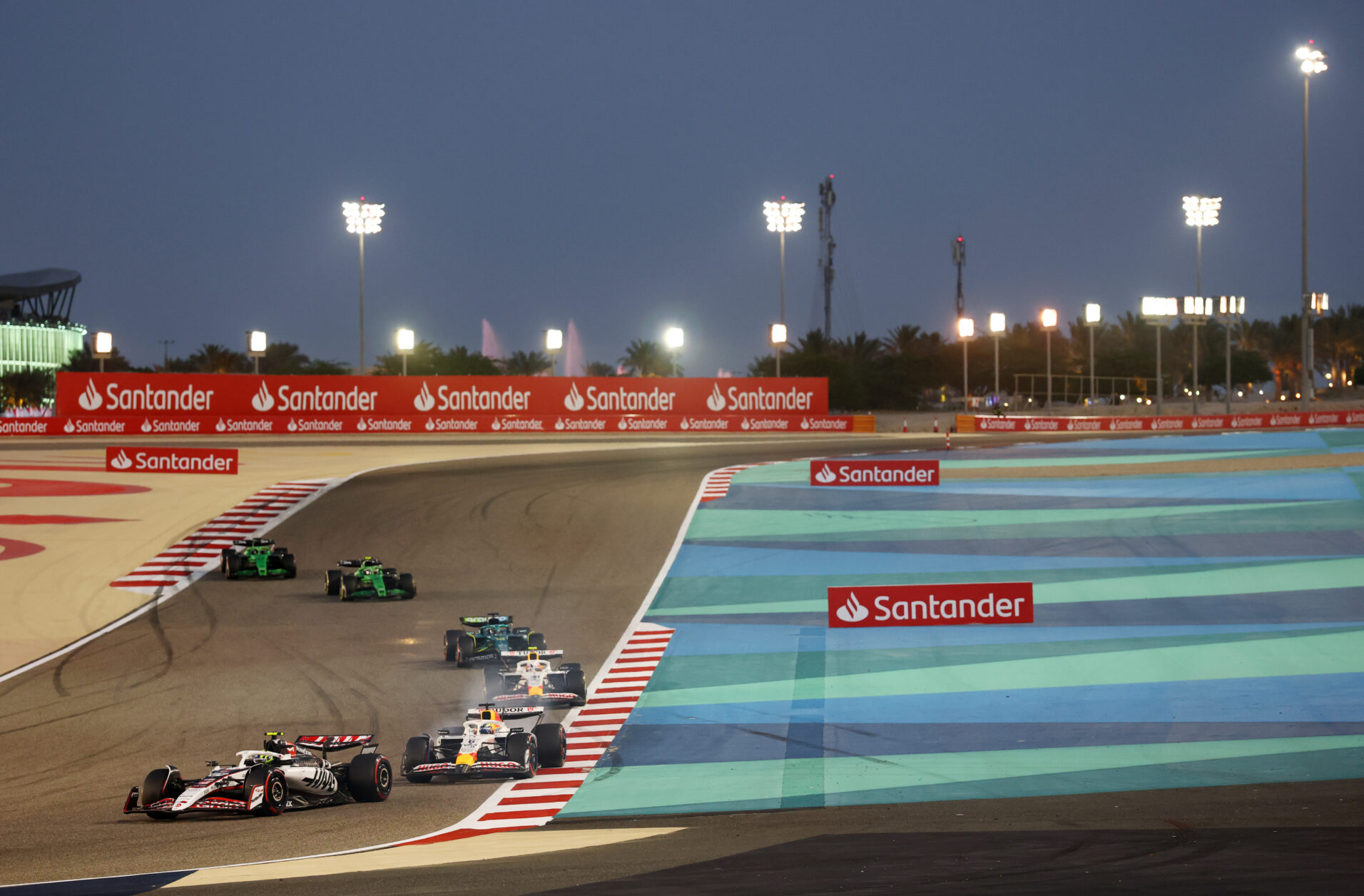 Imagen de una carrera nocturna :: Banco Santander