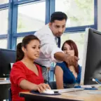 Un equipo de tres personas