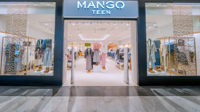 Escaparate de Mango Teen