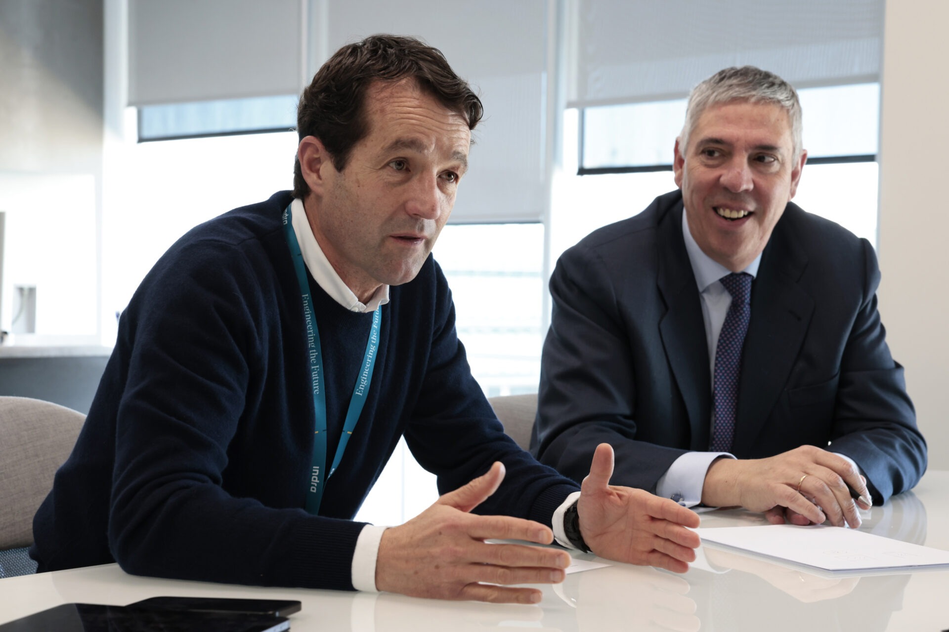 El presidente de Indra, Ángel Escribano, y el consejero delegado, José Vicente de los Mozos