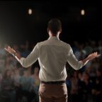 CEO dirigiéndose a sus empleados