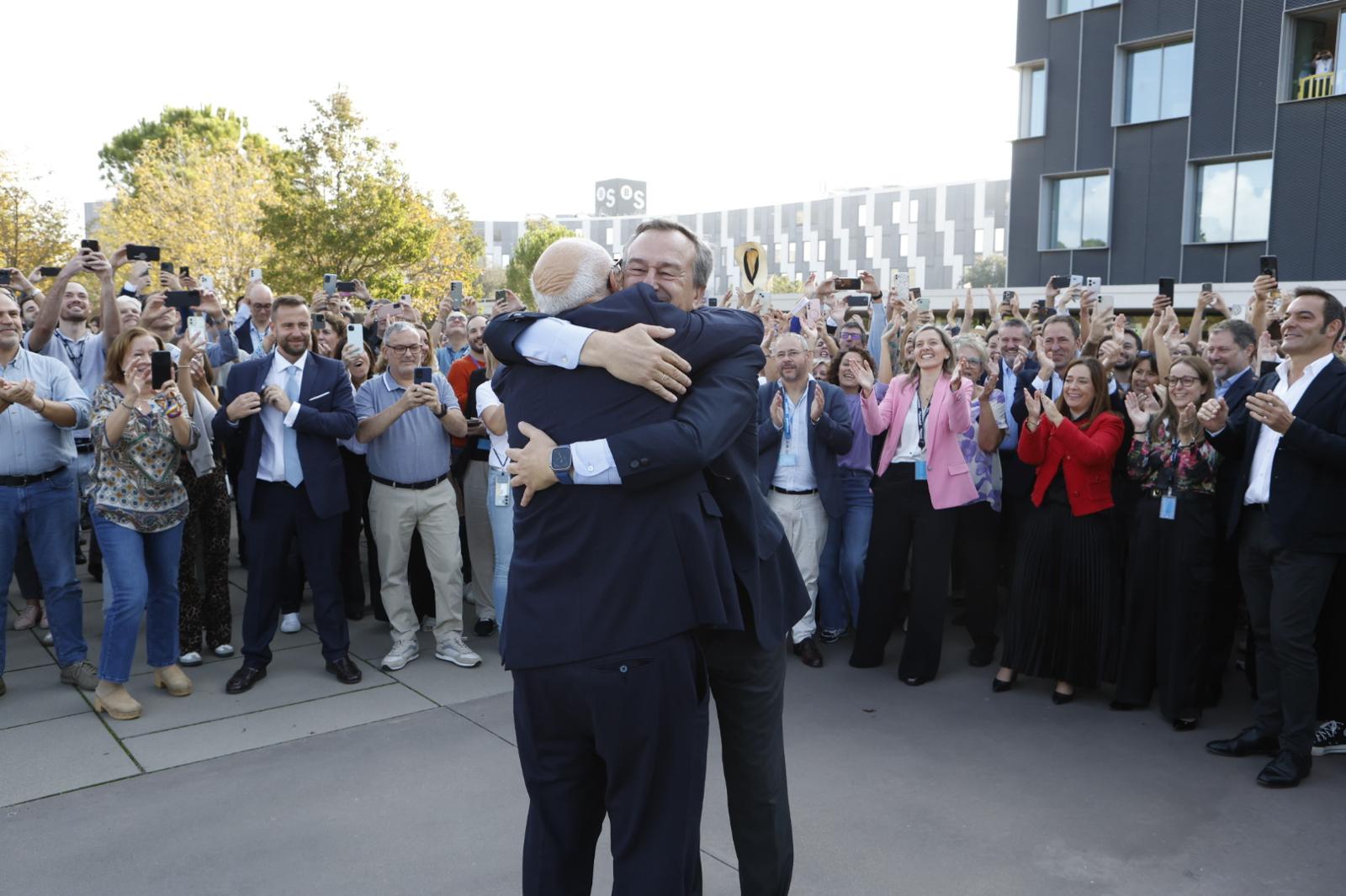 Josep Oliu y César González Bueno celebran el fracaso de la opa