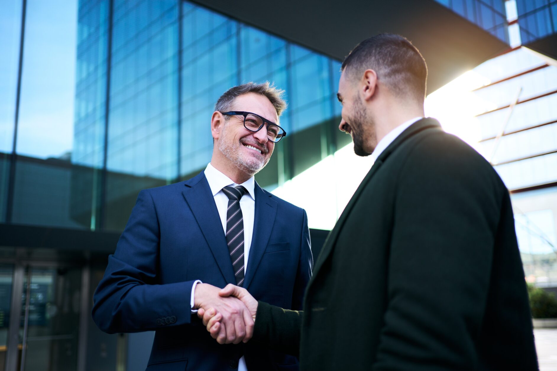 Un mando intermedio con un empleado