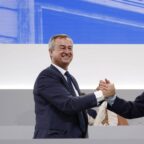 Josep Oliu y César González-Bueno celebran sus buenos resultados