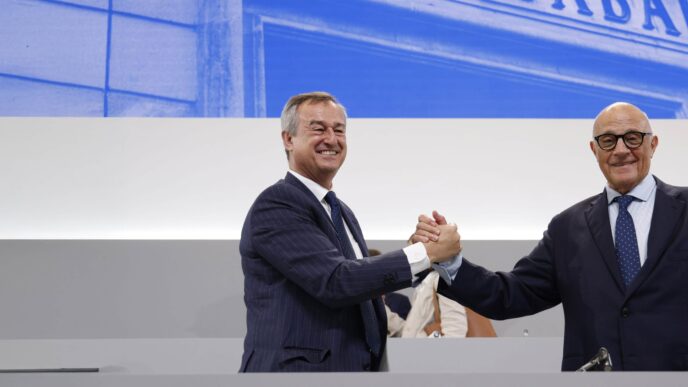 Josep Oliu y César González-Bueno celebran sus buenos resultados