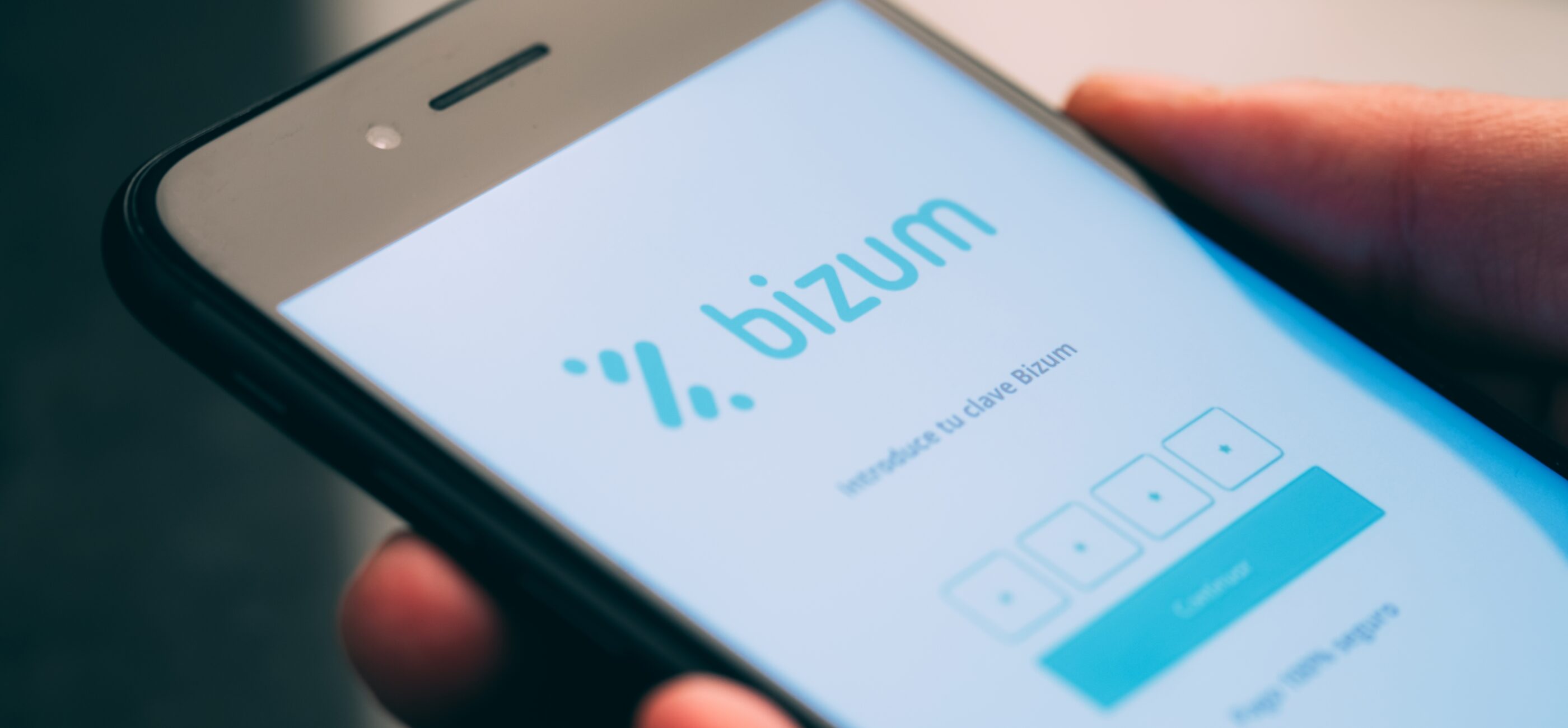 Usuario utilizando Bizum