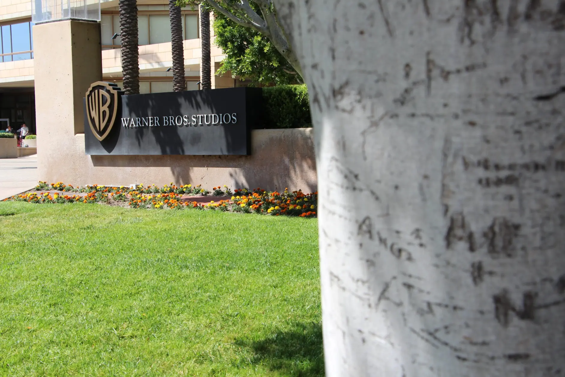 Foto letrero Warner Bros