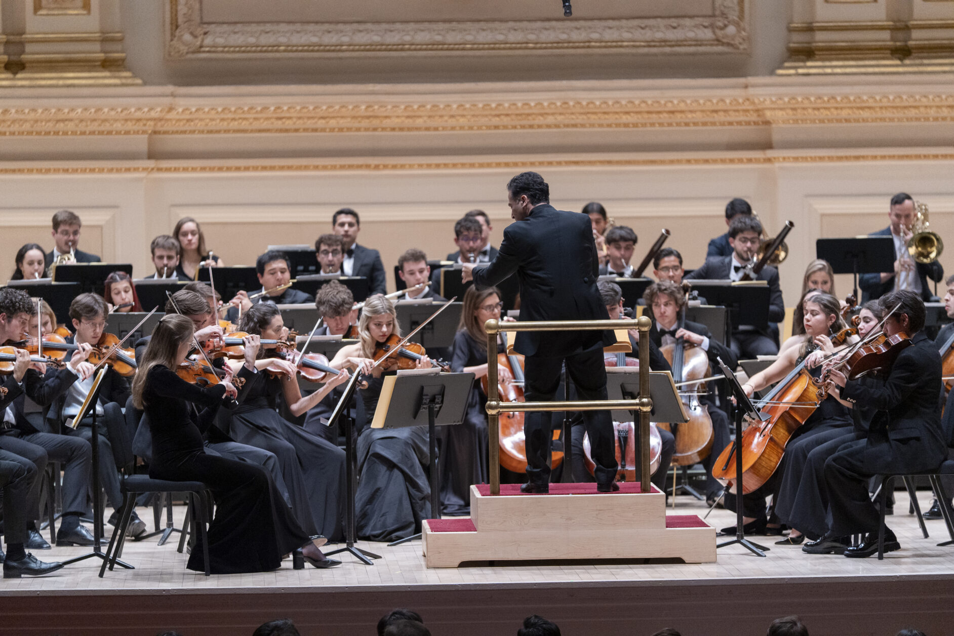 La Escuela Superior de Música Reina Sofía y el  director titular Andrés Orozco-Estrada