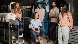 Clemente Cebrián y Lola López, fundadores, con parte de su equipo