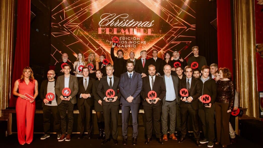 Foto de familia de los premiados