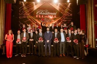 Foto de familia de los premiados