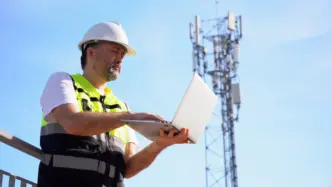 Trabajador de una red telefónica