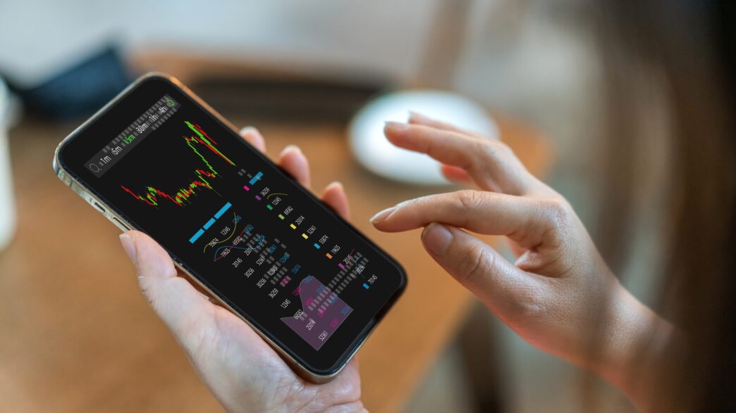 Un usuario operando con cripto