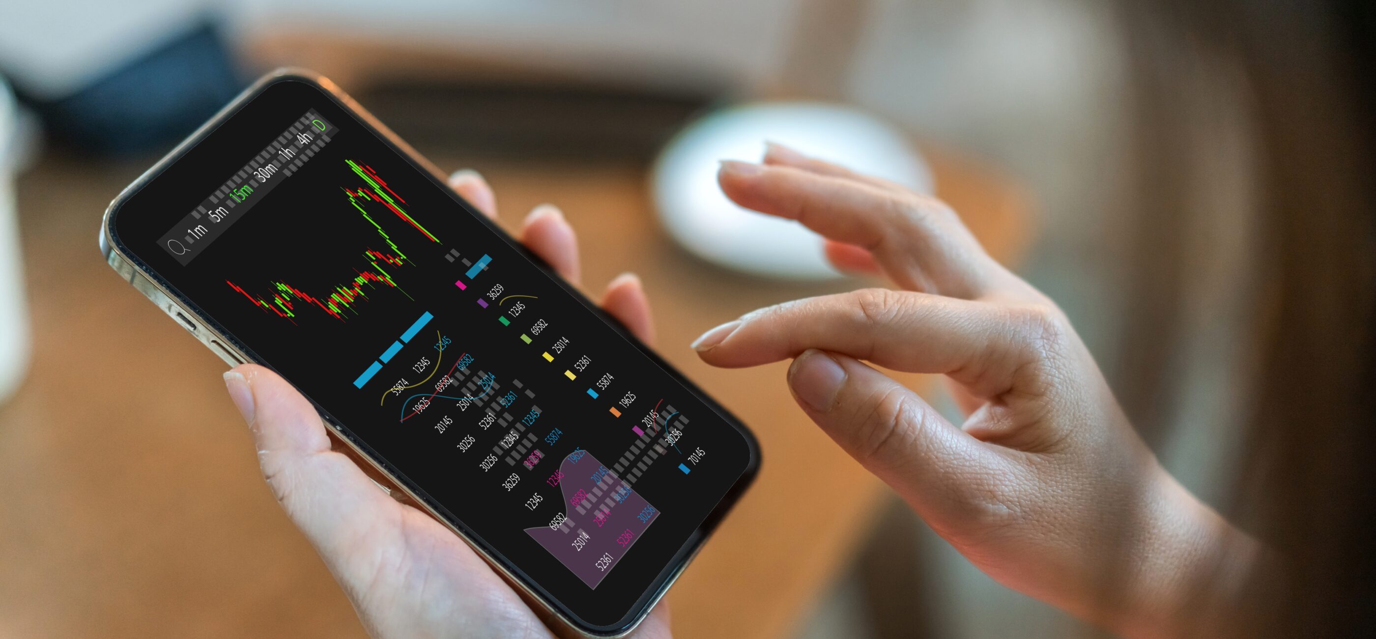 Un usuario operando con cripto