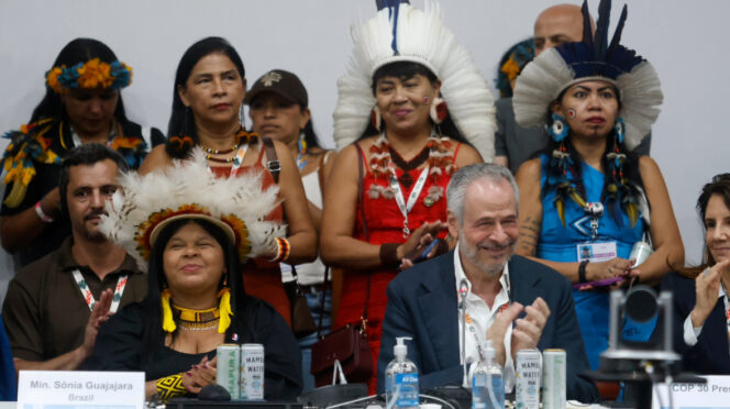 Un momento de un debate durante el COP30