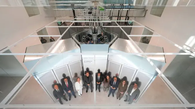Foto de la inauguración del ordenador quántico