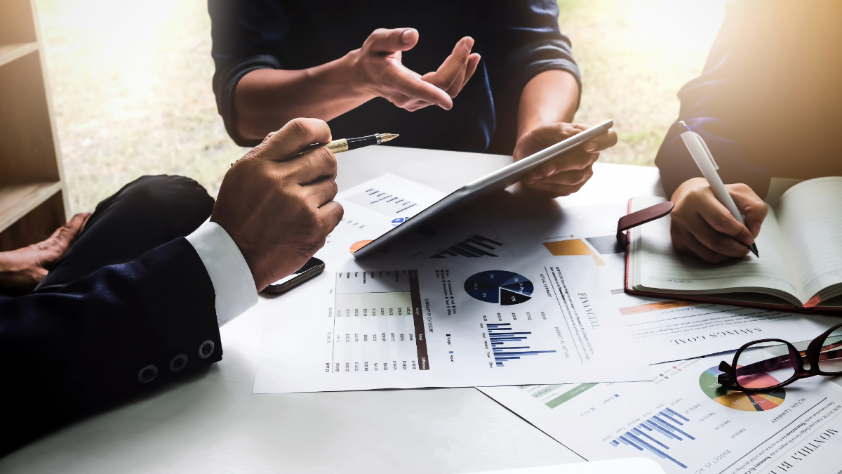 Officers durante una inspección