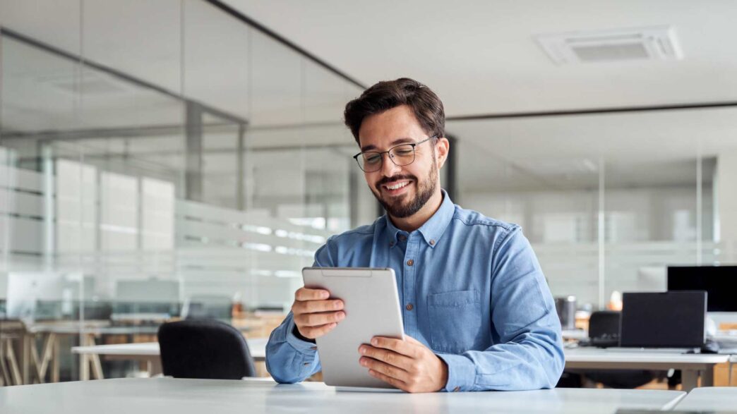 CEO revisando su agenda