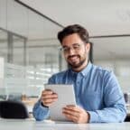 CEO revisando su agenda