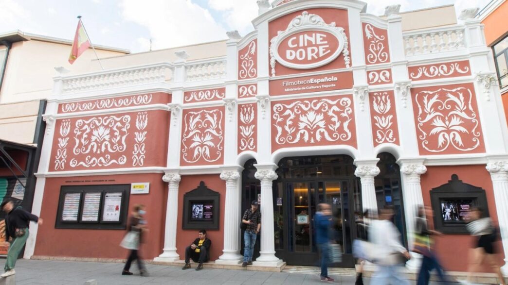 Fachada del Cine Doré