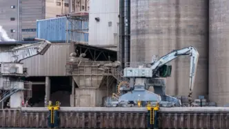 Grua en una fábrica