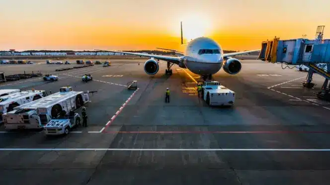 Avión en aeropuerto