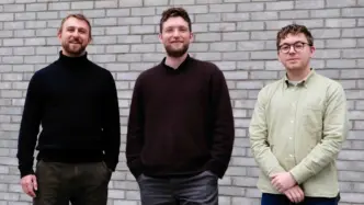 Steve Kench, Sam Cooper e Isaac Squires, fundadores de Polaron