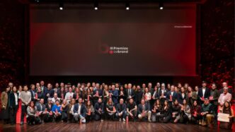 Foto de familia de los premiados