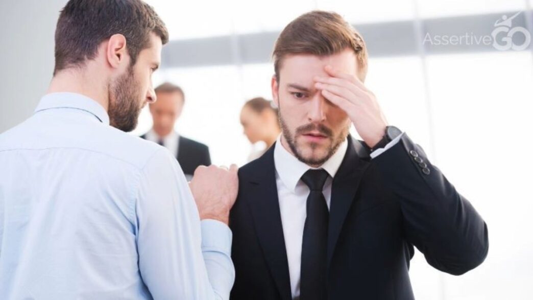 Entrevista de trabajo sale mal, persona impactada, triste