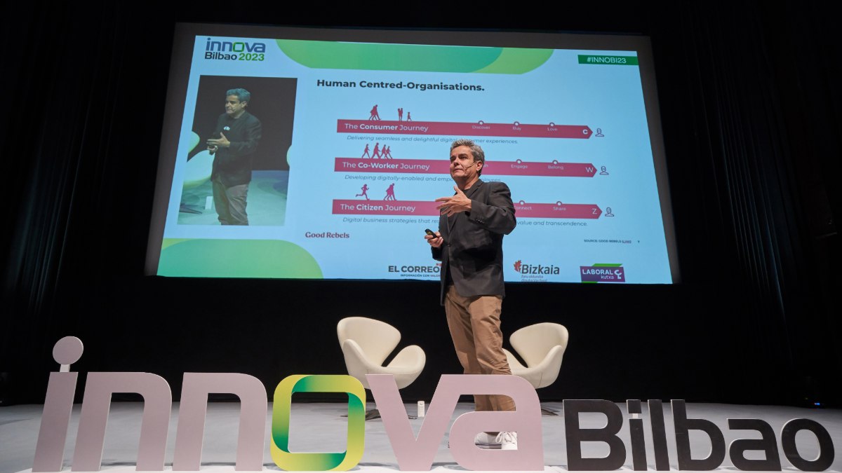 Fernando Polo durante una conferencia