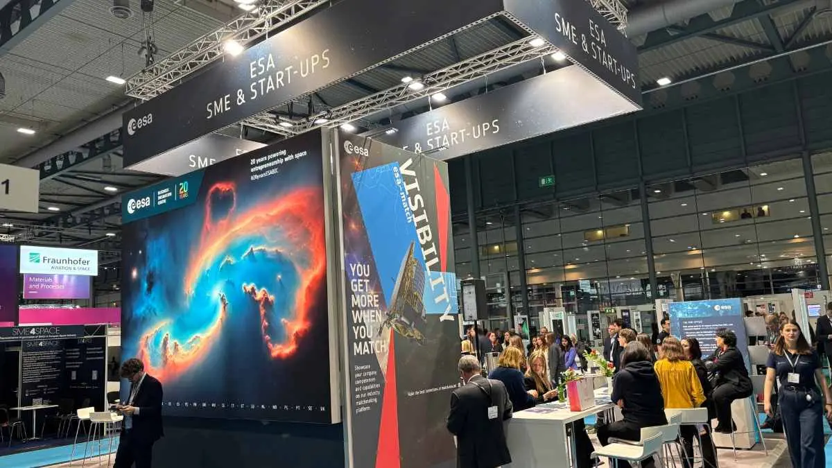 Imagen de una feria de startups de ESA