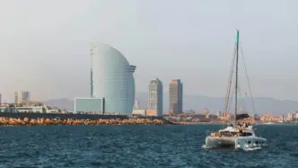 Vista desde el mar de Barcelona