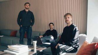 Tomás Clark, Alan Donalson y Tomas Piaggio, fundadores de Centinel