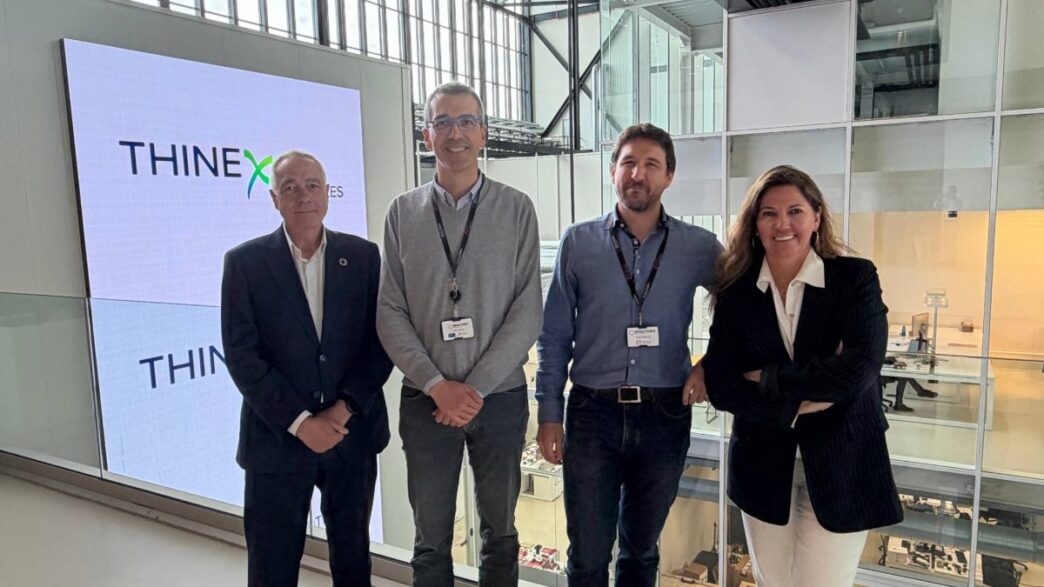 Foto de familia durante la presentación