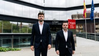 Imagen generada por IA de José Elías y Gerard Piqué