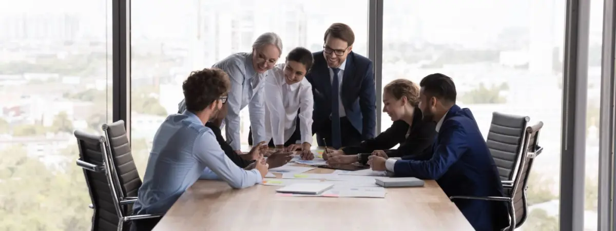 Un grupo de managers reunidos