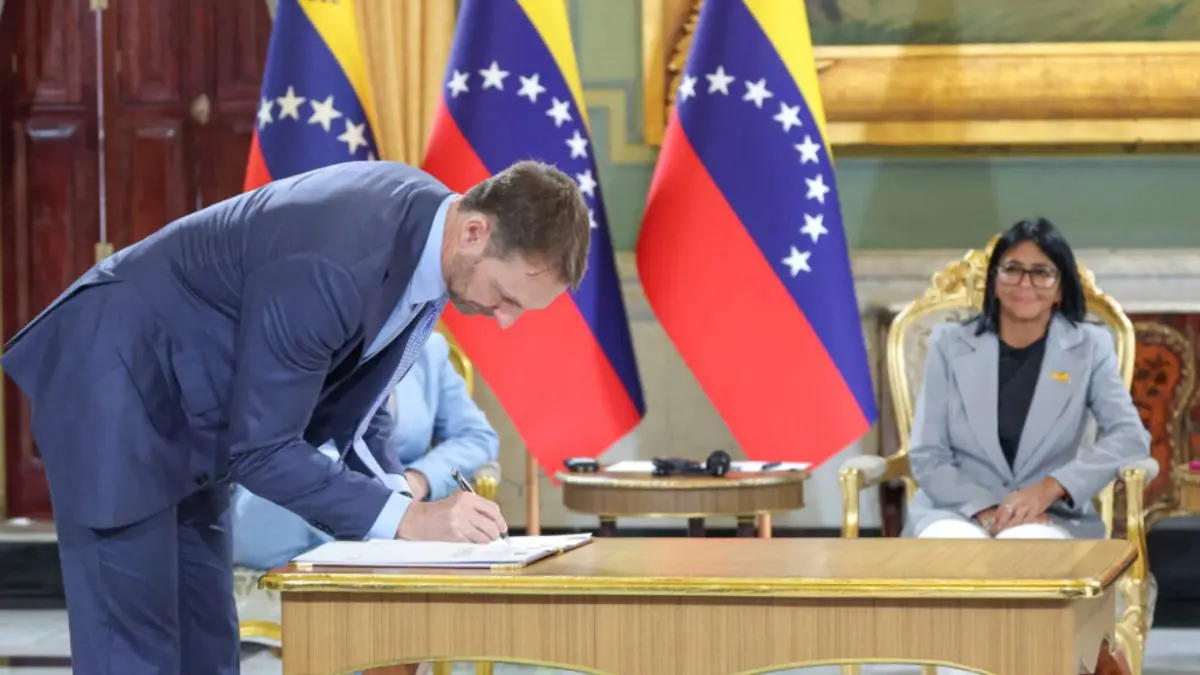 Shell firma acuerdo con Venezuela