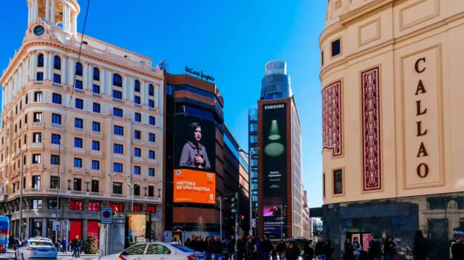 Plaza publicitaria de Callao :: Mbrand