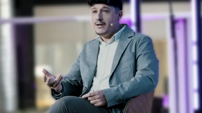 Mario Martínez, editor de The Officer :. Mbrand