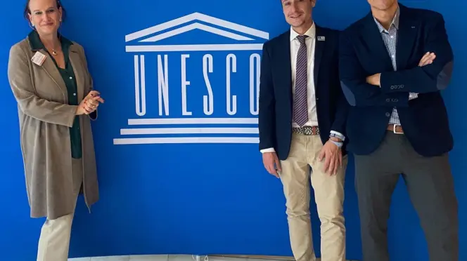 Mario Martínez, en la Unesco :: Mbrand