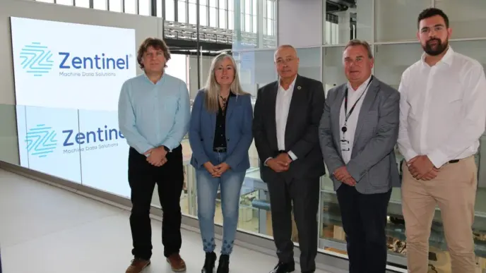 Equipo de Zentinel junto a Pere Navarro, delegado especial del Estado en el CZFB