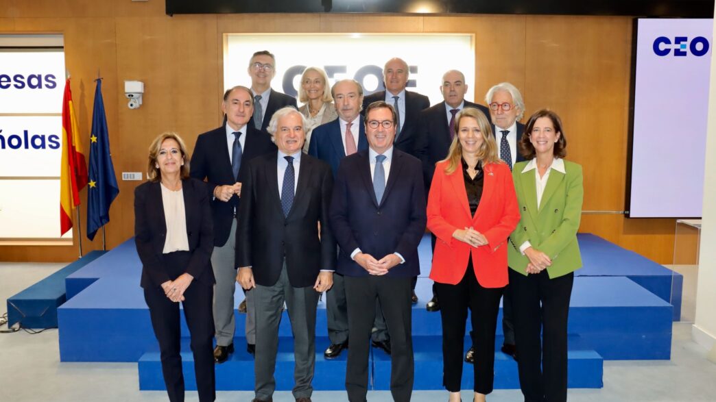 Nueva Junta Directiva de la CEOE :: AEB