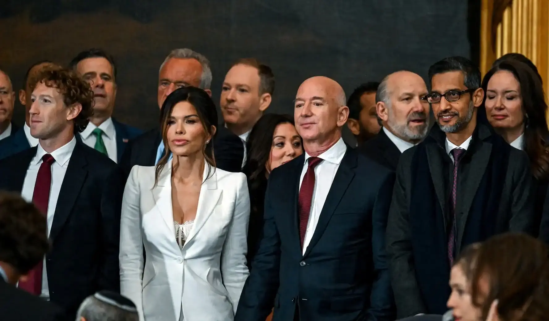 Zuckerbeng, Bezos y Pichai, en la toma de posesión de Trump :: The Officer