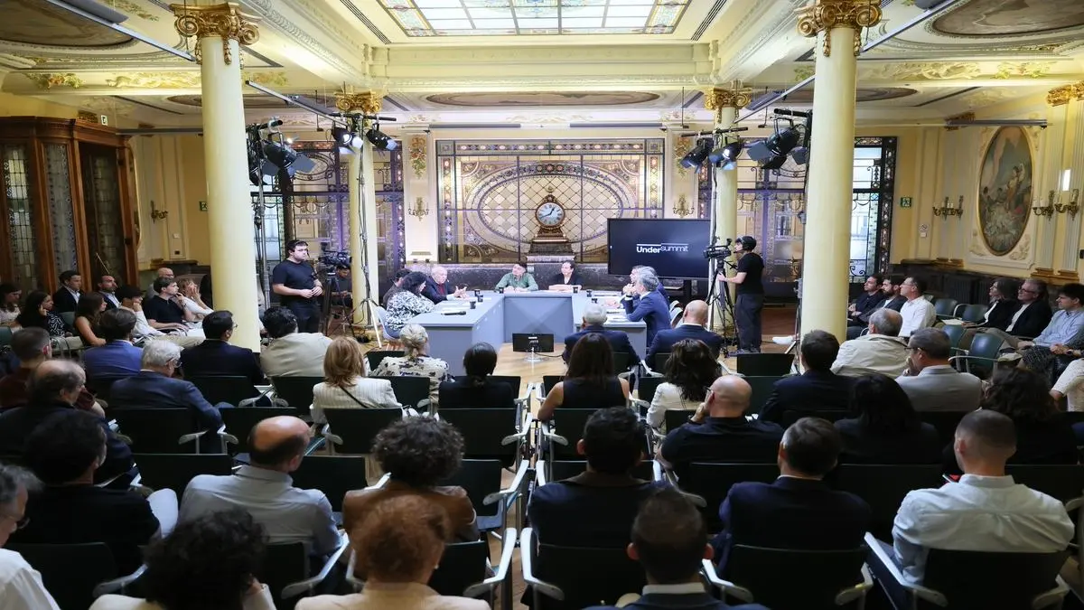 Foto de los componentes de la mesa de Undersummit Aragón:: The Officer